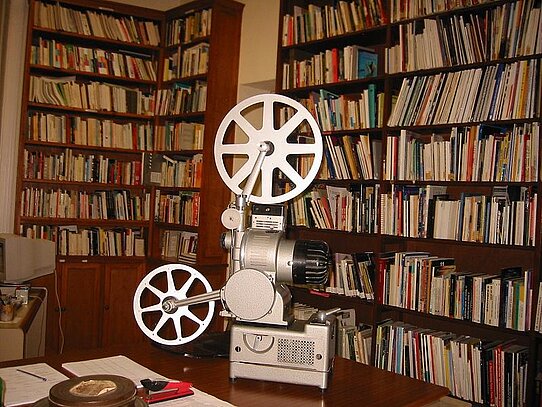 Imagen de cámara y biblioteca de cine